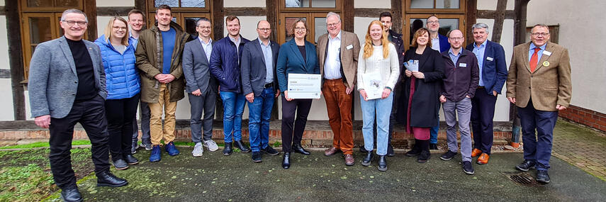 Feierliche Übergabe des Förderbescheids in Soldorf, Februar 2024 © Interessengemeinschaft Bauernhaus, Elisabeth Rautenberg-Röver