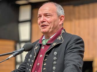 Knut Kreuch, Oberbürgermeister der Stadt Gotha und Präsident des Deutschen Trachtenverbandes © Interessengemeinschaft Bauernhaus, Christine Kohnke-Löbert