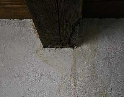 Dach - defekte Dachziegel durch Frostschäden